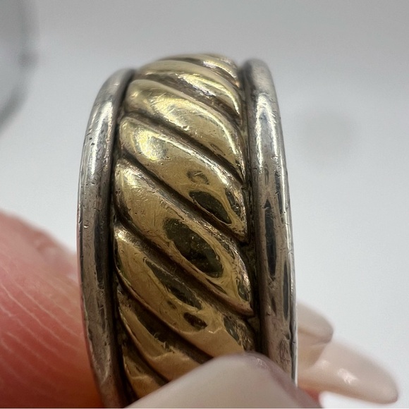 RETIRED James Avery fluted ring with 14k gold. Size 6. - Picture 5 of 9